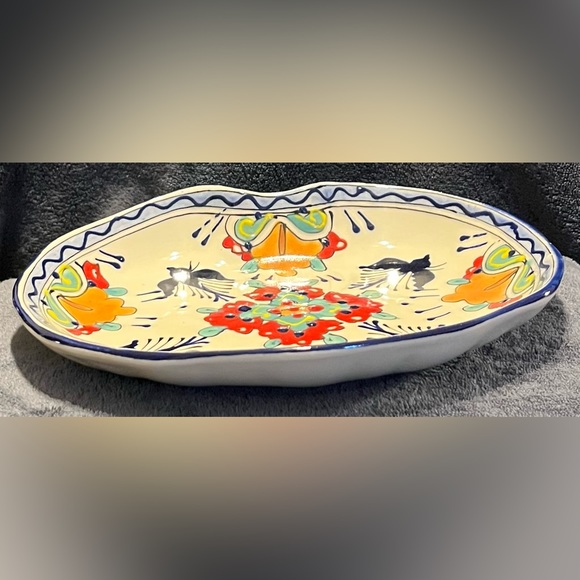 Stunning Talavera Puerto Vallarta Shallow Serving Bowl 9.5 x 7.25 in. - Picture 2 of 8